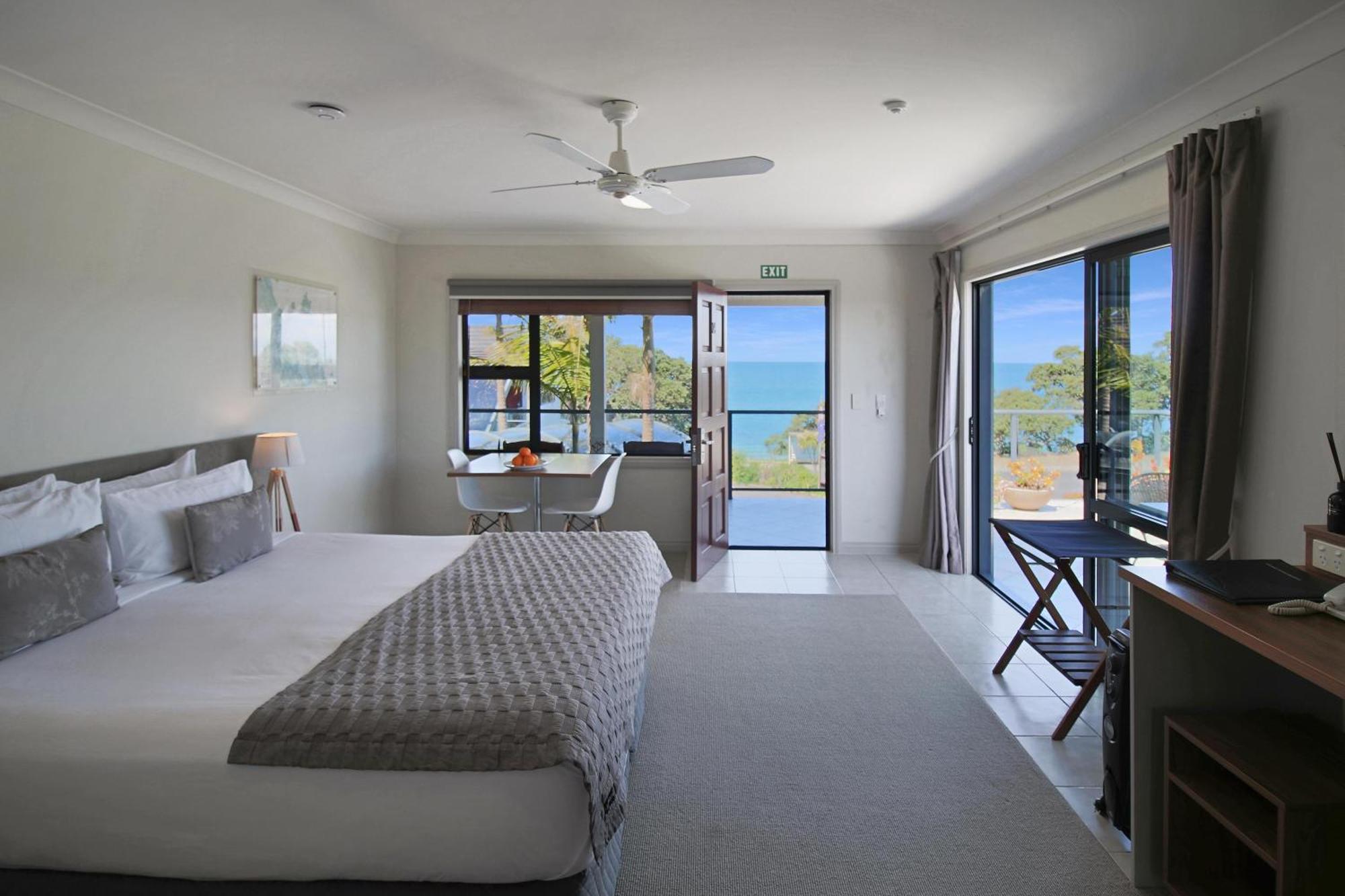 Whangaparaoa Lodge Exterior photo